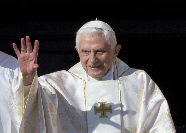 Zomrel emeritný pápež Benedikt XVI.